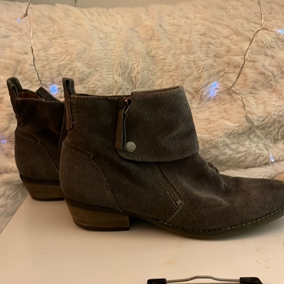 Nine West vintage America collection, gray leather ankle boots. Size 8 - Picture 2 of 7